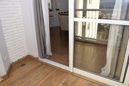 Apartamento para alugar com 90m², 3 quartos e 1 vagaVaranda