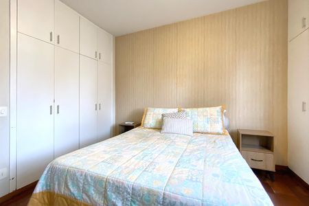 Apartamento à venda com 100m², 3 quartos e 2 vagas Apartamento à venda com 100m², 3 quartos e 2 vagasSuite