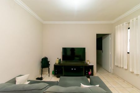 Casa à venda com 210m², 6 quartos e 1 vaga Casa à venda com 210m², 6 quartos e 1 vagaSala
