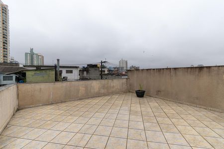 Casa à venda com 210m², 6 quartos e 1 vaga Casa à venda com 210m², 6 quartos e 1 vagaVaranda