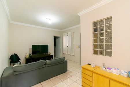 Casa à venda com 210m², 6 quartos e 1 vaga Casa à venda com 210m², 6 quartos e 1 vagaSala