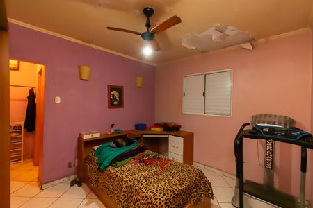 Casa à venda com 210m², 6 quartos e 1 vaga Casa à venda com 210m², 6 quartos e 1 vagaCasa 2 - Suíte