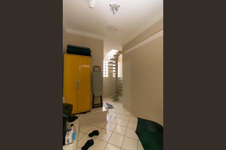 Casa à venda com 210m², 6 quartos e 1 vaga Casa à venda com 210m², 6 quartos e 1 vagaHall