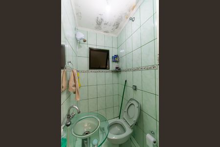 Casa à venda com 210m², 6 quartos e 1 vaga Casa à venda com 210m², 6 quartos e 1 vagaBanheiro 2
