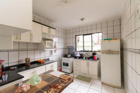 Casa à venda com 210m², 6 quartos e 1 vaga Casa à venda com 210m², 6 quartos e 1 vagaCozinha
