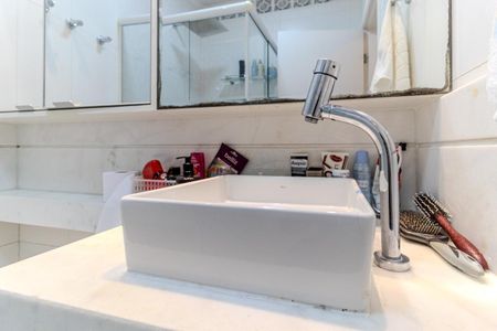 Apartamento à venda com 284m², 3 quartos e 2 vagas Apartamento à venda com 284m², 3 quartos e 2 vagasBanheiro da Suíte 2