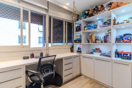 Apartamento à venda com 284m², 3 quartos e 2 vagas Apartamento à venda com 284m², 3 quartos e 2 vagasSuíte 2