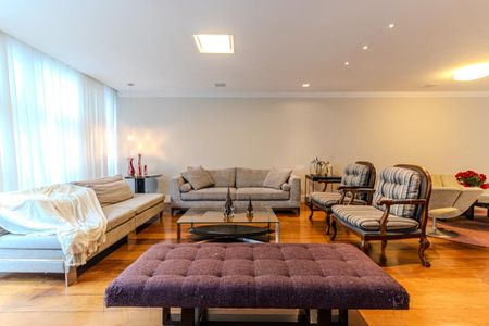 Apartamento à venda com 284m², 3 quartos e 2 vagas Apartamento à venda com 284m², 3 quartos e 2 vagasSala