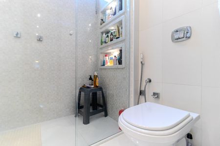 Apartamento à venda com 284m², 3 quartos e 2 vagas Apartamento à venda com 284m², 3 quartos e 2 vagasBanheiro da Suíte 1