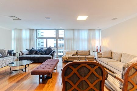 Apartamento à venda com 284m², 3 quartos e 2 vagas Apartamento à venda com 284m², 3 quartos e 2 vagasSala
