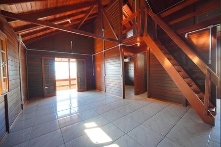 Casa para alugar com 100m², 2 quartos e 2 vagasSala