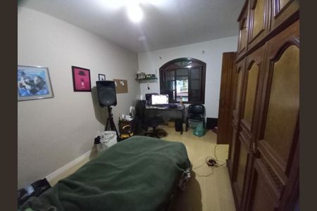 Casa à venda com 4 quartos, 150m² em Vila do Castelo, São Paulo