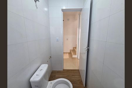 Casa de condomínio para alugar com 70m², 2 quartos e 1 vaga Casa de condomínio para alugar com 70m², 2 quartos e 1 vagaBanheiro 1