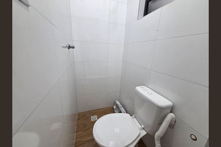 Casa de condomínio para alugar com 70m², 2 quartos e 1 vaga Casa de condomínio para alugar com 70m², 2 quartos e 1 vagaBanheiro