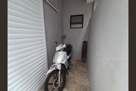 Casa de condomínio para alugar com 70m², 2 quartos e 1 vaga Casa de condomínio para alugar com 70m², 2 quartos e 1 vagaGaragem de moto