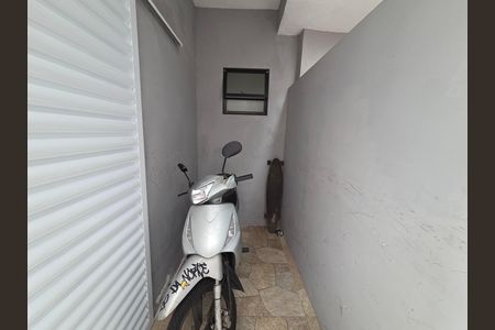 Casa de condomínio para alugar com 70m², 2 quartos e 1 vaga Casa de condomínio para alugar com 70m², 2 quartos e 1 vagaGaragem de moto