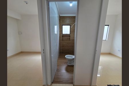 Casa de condomínio para alugar com 70m², 2 quartos e 1 vaga Casa de condomínio para alugar com 70m², 2 quartos e 1 vagaEscada