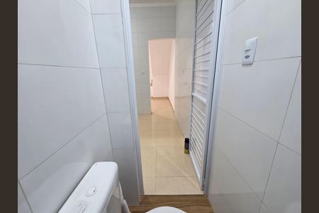Casa de condomínio para alugar com 70m², 2 quartos e 1 vaga Casa de condomínio para alugar com 70m², 2 quartos e 1 vagaBanheiro
