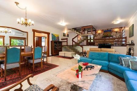 Casa à venda com 3 quartos, 900m² em Jardim Paulista, Barueri