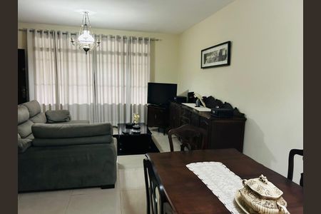 Casa à venda com 180m², 2 quartos e 3 vagas Casa à venda com 180m², 2 quartos e 3 vagasFoto 02