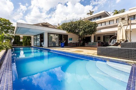 Casa à venda com 796m², 5 quartos e 6 vagas