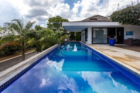 Casa à venda com 796m², 5 quartos e 6 vagas