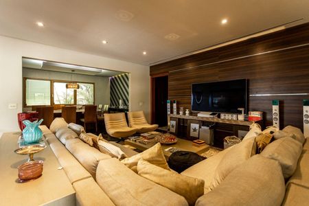 Casa à venda com 796m², 5 quartos e 6 vagas