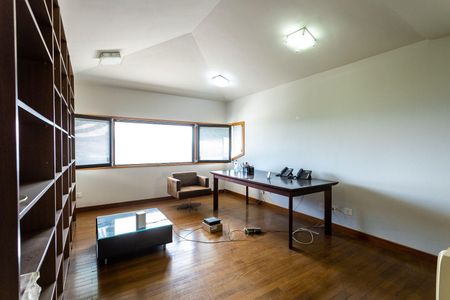 Casa à venda com 796m², 5 quartos e 6 vagas