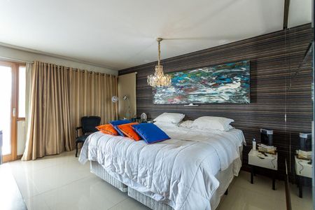 Casa à venda com 796m², 5 quartos e 6 vagas