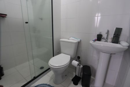 Banheiro de apartamento para alugar com 1 quarto, 25m² em Cidade Satelite Santa Barbara, São Paulo