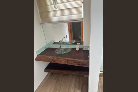 Casa para alugar com 525m², 3 quartos e 8 vagas