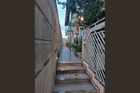 Casa à venda com 70m², 2 quartos e 2 vagas
