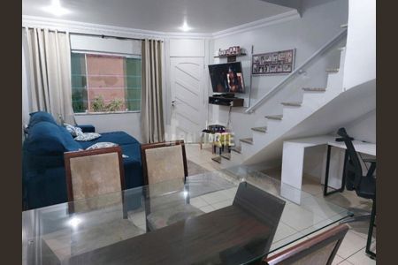 Casa à venda com 2 quartos, 70m² em Vila Marari, São Paulo