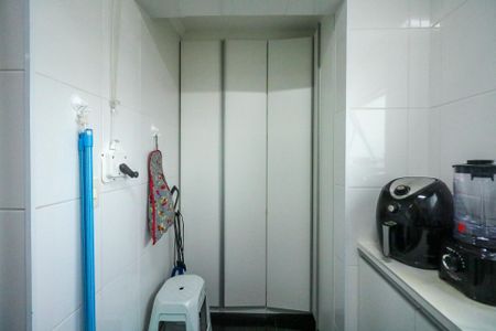 Apartamento à venda com 92m², 3 quartos e 2 vagas Apartamento à venda com 92m², 3 quartos e 2 vagasÁrea de Serviço