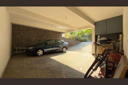 Casa à venda com 36m², 4 quartos e 4 vagas