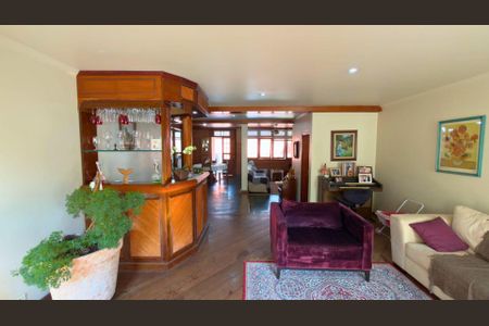 Casa à venda com 36m², 4 quartos e 4 vagas