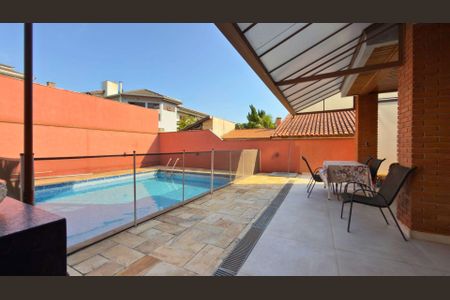 Casa à venda com 36m², 4 quartos e 4 vagas