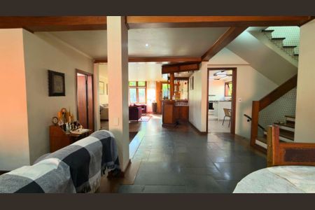 Casa à venda com 36m², 4 quartos e 4 vagas
