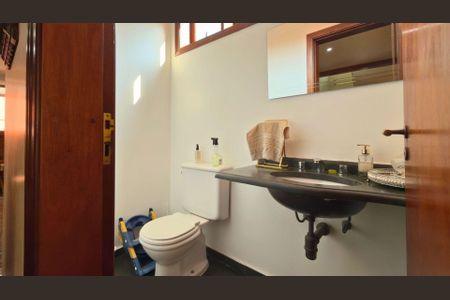 Casa à venda com 36m², 4 quartos e 4 vagas