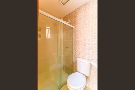 Apartamento à venda com 49m², 2 quartos e 1 vaga Apartamento à venda com 49m², 2 quartos e 1 vagaBanheiro da Suíte 2