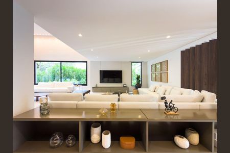 Casa à venda com 753m², 4 quartos e 6 vagas