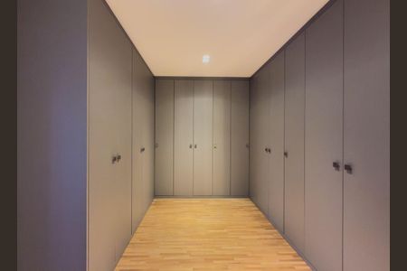 Casa à venda com 753m², 4 quartos e 6 vagas