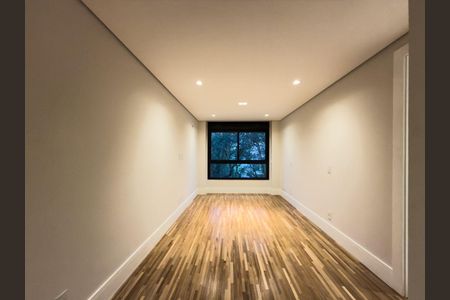 Casa à venda com 753m², 4 quartos e 6 vagas
