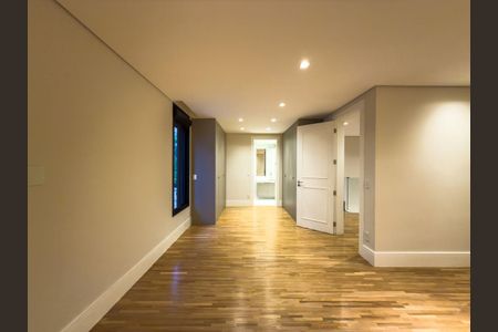 Casa à venda com 753m², 4 quartos e 6 vagas