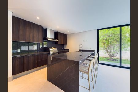 Casa à venda com 753m², 4 quartos e 6 vagas