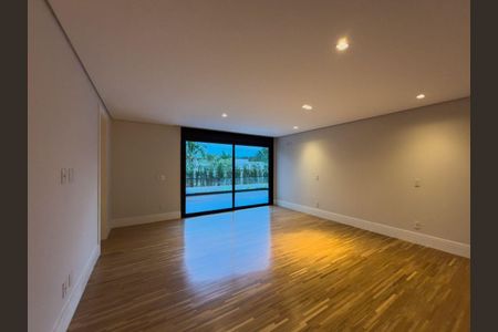 Casa à venda com 753m², 4 quartos e 6 vagas