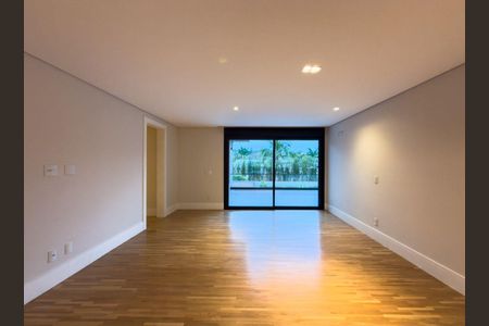 Casa à venda com 753m², 4 quartos e 6 vagas
