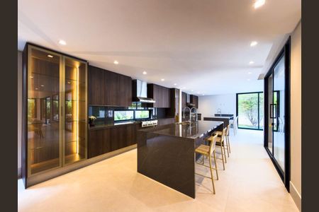 Casa à venda com 753m², 4 quartos e 6 vagas
