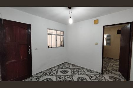 Sala de casa para alugar com 2 quartos, 100m² em Conjunto Residencial Presidente Castello Branco, Ferraz de Vasconcelos