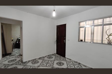 Sala de casa para alugar com 2 quartos, 100m² em Conjunto Residencial Presidente Castello Branco, Ferraz de Vasconcelos